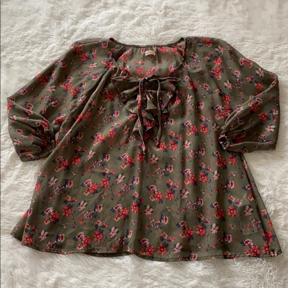 Floral Print Ruffle Blouse